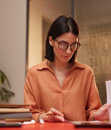 contemporary-businesswoman-working-at-home-office-2025-03-09-23-33-54-utc (1)